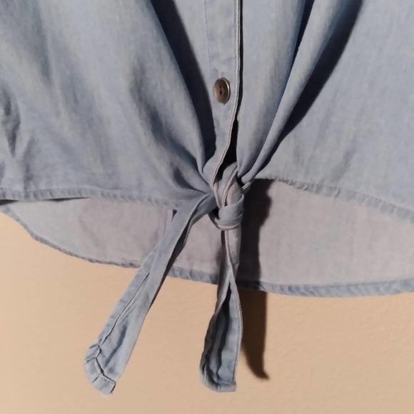 Aeropostale Chambray Tie Front Button Down Top NWT - Picture 4 of 6